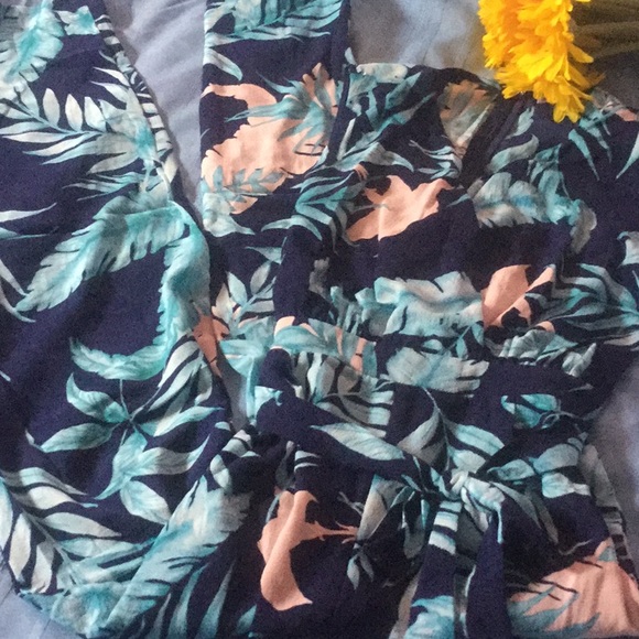 Navy Blue Leaf Palm Print Low V-neck Waist Tie Jumpsuit - Picture 4 of 8